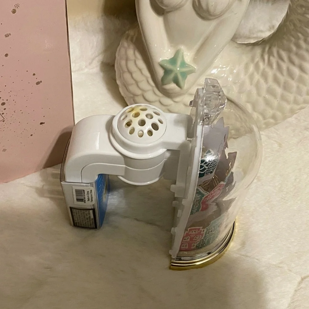 Bath & Body Works excellent lik